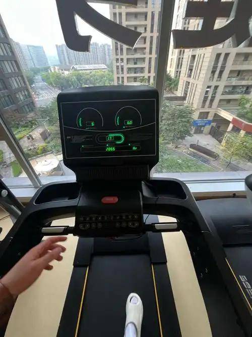 吕文扬与跑步机的诞生：一场改变人类健身方